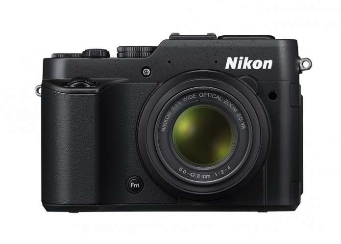 Nikon Coolpix P7800 Front On Fototvhu